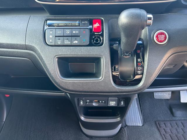 N-ONE プレミアムツアラーSSネオクラシックレーサーパッケジ ギャザス7インチメモリーナビ(フルセグTV・CD・DVD・ラジオ・BT)/前席シートヒーター/ETC/専用装備(ボンネットストライプ・チェッカーデカール/15インチAW・タンカラーコンビシート)(27枚目)