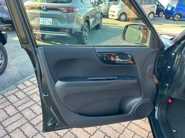 N-ONE プレミアムツアラーSSネオクラシックレーサーパッケジ ギャザス7インチメモリーナビ(フルセグTV・CD・DVD・ラジオ・BT)/前席シートヒーター/ETC/専用装備(ボンネットストライプ・チェッカーデカール/15インチAW・タンカラーコンビシート)(39枚目)