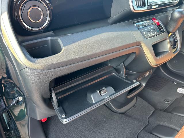 N-ONE プレミアムツアラーSSネオクラシックレーサーパッケジ ギャザス7インチメモリーナビ(フルセグTV・CD・DVD・ラジオ・BT)/前席シートヒーター/ETC/専用装備(ボンネットストライプ・チェッカーデカール/15インチAW・タンカラーコンビシート)(44枚目)