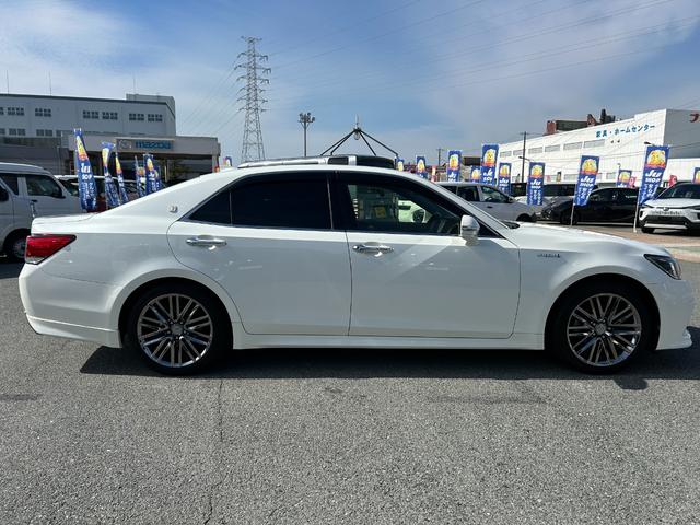 クラウンハイブリッド アスリートＳ　純正ナビ（フルセグＴＶ・ＢＴ・ラジオ・ＣＤ・ＤＶＤ）／バックカメラ／クルーズコントロール／ＥＴＣ／ステアリングスイッチ／純正１８インチＡＷ／ＬＥＤヘッドライト／前席パワーシート／コーナーセンサー（4枚目）