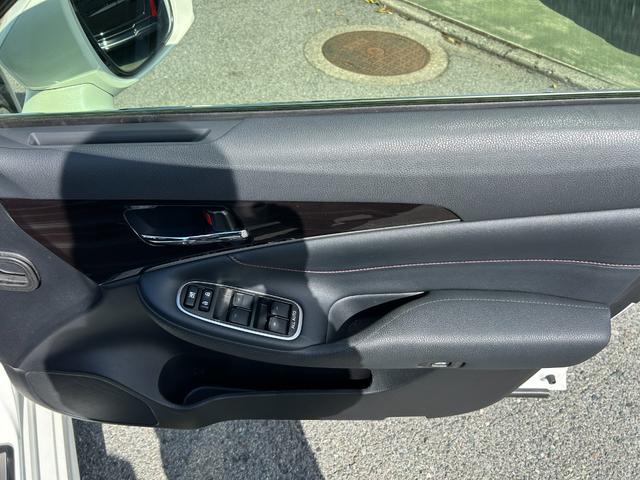 クラウンハイブリッド アスリートＳ　純正ナビ（フルセグＴＶ・ＢＴ・ラジオ・ＣＤ・ＤＶＤ）／バックカメラ／クルーズコントロール／ＥＴＣ／ステアリングスイッチ／純正１８インチＡＷ／ＬＥＤヘッドライト／前席パワーシート／コーナーセンサー（10枚目）