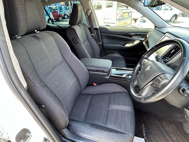 クラウンハイブリッド アスリートＳ　純正ナビ（フルセグＴＶ・ＢＴ・ラジオ・ＣＤ・ＤＶＤ）／バックカメラ／クルーズコントロール／ＥＴＣ／ステアリングスイッチ／純正１８インチＡＷ／ＬＥＤヘッドライト／前席パワーシート／コーナーセンサー（12枚目）