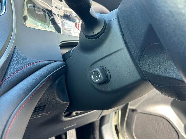 クラウンハイブリッド アスリートＳ　純正ナビ（フルセグＴＶ・ＢＴ・ラジオ・ＣＤ・ＤＶＤ）／バックカメラ／クルーズコントロール／ＥＴＣ／ステアリングスイッチ／純正１８インチＡＷ／ＬＥＤヘッドライト／前席パワーシート／コーナーセンサー（20枚目）