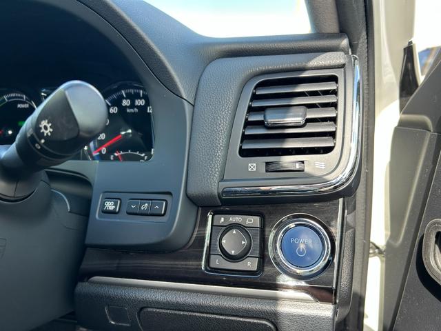 クラウンハイブリッド アスリートＳ　純正ナビ（フルセグＴＶ・ＢＴ・ラジオ・ＣＤ・ＤＶＤ）／バックカメラ／クルーズコントロール／ＥＴＣ／ステアリングスイッチ／純正１８インチＡＷ／ＬＥＤヘッドライト／前席パワーシート／コーナーセンサー（21枚目）