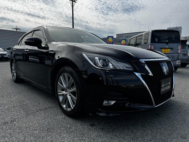 クラウンハイブリッド アスリートＳ　純正ナビゲーション（フルセグＴＶ・ＢＴ・ＡＵＸ・ＣＤ・ＤＶＤ・ＡＭ・ＦＭ）クルーズコントロール／横滑り防止装置／障害物センサー／ＥＴＣ／バックカメラ／パワーシート（前席）／ＭＴモード／スマートキー（3枚目）