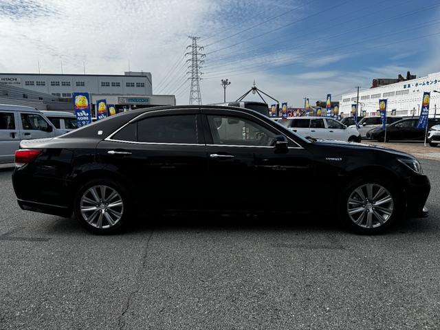 クラウンハイブリッド アスリートＳ　純正ナビゲーション（フルセグＴＶ・ＢＴ・ＡＵＸ・ＣＤ・ＤＶＤ・ＡＭ・ＦＭ）クルーズコントロール／横滑り防止装置／障害物センサー／ＥＴＣ／バックカメラ／パワーシート（前席）／ＭＴモード／スマートキー（4枚目）