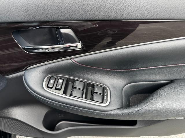 クラウンハイブリッド アスリートＳ　純正ナビゲーション（フルセグＴＶ・ＢＴ・ＡＵＸ・ＣＤ・ＤＶＤ・ＡＭ・ＦＭ）クルーズコントロール／横滑り防止装置／障害物センサー／ＥＴＣ／バックカメラ／パワーシート（前席）／ＭＴモード／スマートキー（10枚目）