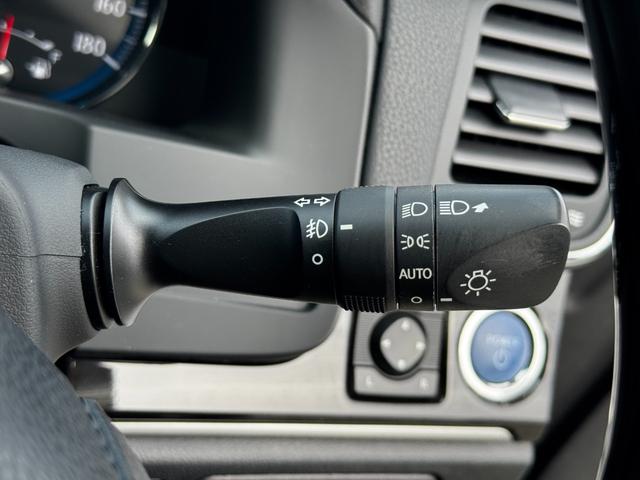 クラウンハイブリッド アスリートＳ　純正ナビゲーション（フルセグＴＶ・ＢＴ・ＡＵＸ・ＣＤ・ＤＶＤ・ＡＭ・ＦＭ）クルーズコントロール／横滑り防止装置／障害物センサー／ＥＴＣ／バックカメラ／パワーシート（前席）／ＭＴモード／スマートキー（17枚目）