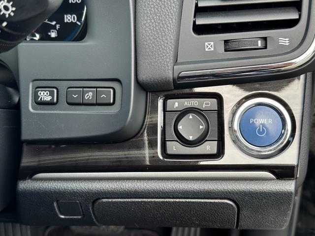 クラウンハイブリッド アスリートＳ　純正ナビゲーション（フルセグＴＶ・ＢＴ・ＡＵＸ・ＣＤ・ＤＶＤ・ＡＭ・ＦＭ）クルーズコントロール／横滑り防止装置／障害物センサー／ＥＴＣ／バックカメラ／パワーシート（前席）／ＭＴモード／スマートキー（21枚目）