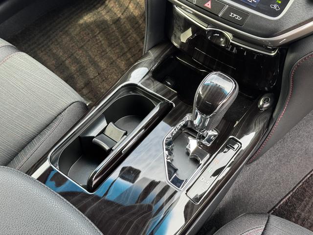 クラウンハイブリッド アスリートＳ　純正ナビゲーション（フルセグＴＶ・ＢＴ・ＡＵＸ・ＣＤ・ＤＶＤ・ＡＭ・ＦＭ）クルーズコントロール／横滑り防止装置／障害物センサー／ＥＴＣ／バックカメラ／パワーシート（前席）／ＭＴモード／スマートキー（30枚目）