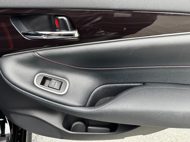 クラウンハイブリッド アスリートＳ　純正ナビゲーション（フルセグＴＶ・ＢＴ・ＡＵＸ・ＣＤ・ＤＶＤ・ＡＭ・ＦＭ）クルーズコントロール／横滑り防止装置／障害物センサー／ＥＴＣ／バックカメラ／パワーシート（前席）／ＭＴモード／スマートキー（34枚目）