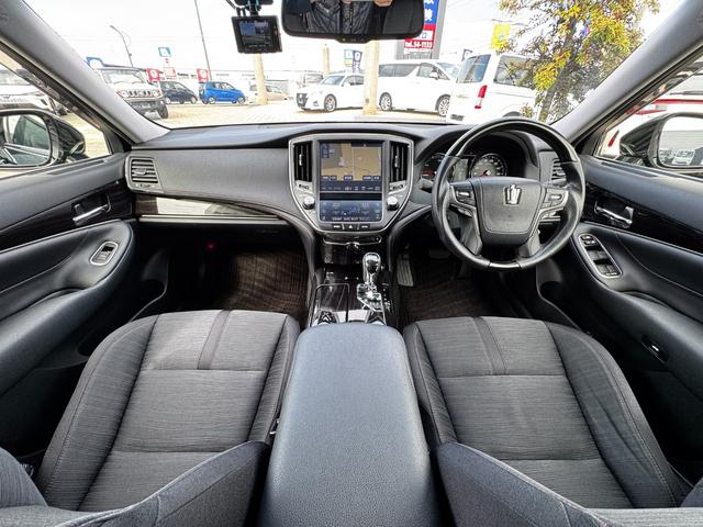 クラウンハイブリッド アスリートＳ　純正ナビゲーション（フルセグＴＶ・ＢＴ・ＡＵＸ・ＣＤ・ＤＶＤ・ＡＭ・ＦＭ）クルーズコントロール／横滑り防止装置／障害物センサー／ＥＴＣ／バックカメラ／パワーシート（前席）／ＭＴモード／スマートキー（40枚目）