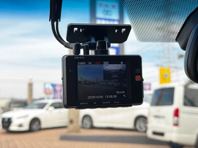 クラウンハイブリッド アスリートＳ　純正ナビゲーション（フルセグＴＶ・ＢＴ・ＡＵＸ・ＣＤ・ＤＶＤ・ＡＭ・ＦＭ）クルーズコントロール／横滑り防止装置／障害物センサー／ＥＴＣ／バックカメラ／パワーシート（前席）／ＭＴモード／スマートキー（53枚目）