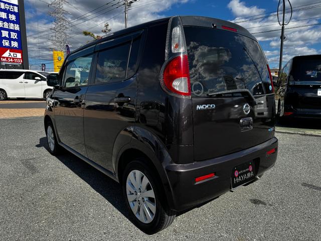 モコ Ｘ　純正ナビ（フルセグ・ラジオ・ＣＤ）／オートエアコン／プッシュスタート／アイドリングストップ／シートリフター／アームレスト／純正アルミホイール／ベンチシート／スマートキー（２個）／パワーウィンドウ（運）（6枚目）