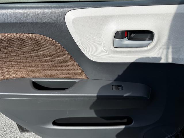 モコ Ｘ　純正ナビ（フルセグ・ラジオ・ＣＤ）／オートエアコン／プッシュスタート／アイドリングストップ／シートリフター／アームレスト／純正アルミホイール／ベンチシート／スマートキー（２個）／パワーウィンドウ（運）（36枚目）