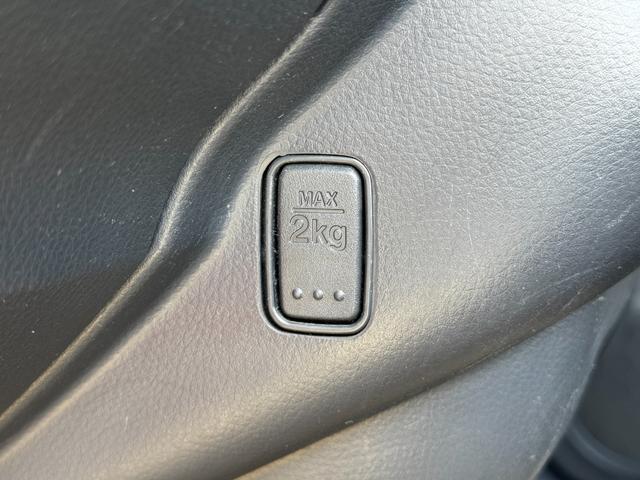 モコ Ｘ　純正ナビ（フルセグ・ラジオ・ＣＤ）／オートエアコン／プッシュスタート／アイドリングストップ／シートリフター／アームレスト／純正アルミホイール／ベンチシート／スマートキー（２個）／パワーウィンドウ（運）（43枚目）