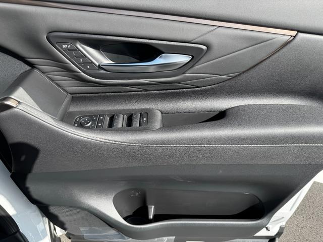 アルファード Ｚ　メーカーＯＰ：左右独立ムーンルーフ・カラーヘッドアップディスプレイ・左右ユニバーサルステップ・トヨタチームメイトアドバンストパーク・１４インチリアシートエンターテイメントシステム（ＪＢＬ／ＥＴＣ２．０（10枚目）