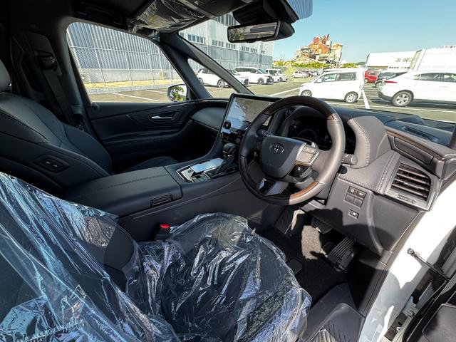 アルファード Ｚ　メーカーＯＰ：左右独立ムーンルーフ・カラーヘッドアップディスプレイ・左右ユニバーサルステップ・トヨタチームメイトアドバンストパーク・１４インチリアシートエンターテイメントシステム（ＪＢＬ／ＥＴＣ２．０（11枚目）