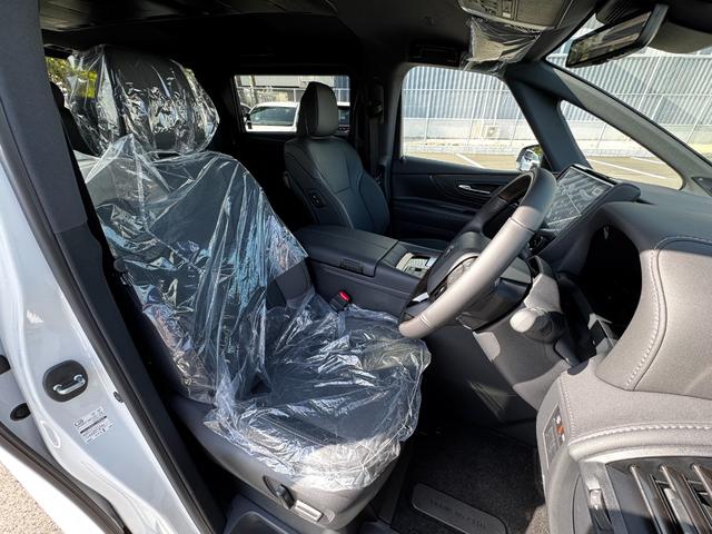 アルファード Ｚ　メーカーＯＰ：左右独立ムーンルーフ・カラーヘッドアップディスプレイ・左右ユニバーサルステップ・トヨタチームメイトアドバンストパーク・１４インチリアシートエンターテイメントシステム（ＪＢＬ／ＥＴＣ２．０（12枚目）