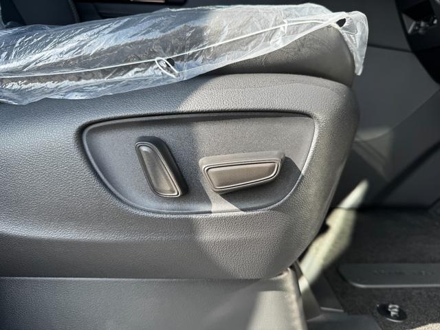 アルファード Ｚ　メーカーＯＰ：左右独立ムーンルーフ・カラーヘッドアップディスプレイ・左右ユニバーサルステップ・トヨタチームメイトアドバンストパーク・１４インチリアシートエンターテイメントシステム（ＪＢＬ／ＥＴＣ２．０（13枚目）