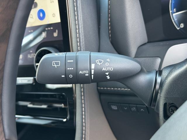 アルファード Ｚ　メーカーＯＰ：左右独立ムーンルーフ・カラーヘッドアップディスプレイ・左右ユニバーサルステップ・トヨタチームメイトアドバンストパーク・１４インチリアシートエンターテイメントシステム（ＪＢＬ／ＥＴＣ２．０（15枚目）