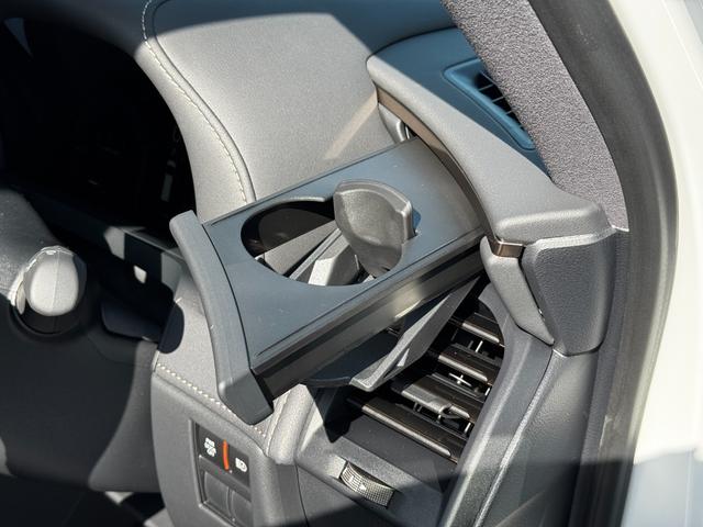 アルファード Ｚ　メーカーＯＰ：左右独立ムーンルーフ・カラーヘッドアップディスプレイ・左右ユニバーサルステップ・トヨタチームメイトアドバンストパーク・１４インチリアシートエンターテイメントシステム（ＪＢＬ／ＥＴＣ２．０（20枚目）