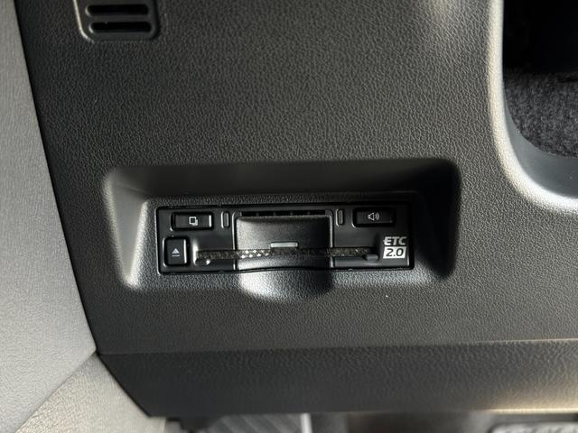 アルファード Ｚ　メーカーＯＰ：左右独立ムーンルーフ・カラーヘッドアップディスプレイ・左右ユニバーサルステップ・トヨタチームメイトアドバンストパーク・１４インチリアシートエンターテイメントシステム（ＪＢＬ／ＥＴＣ２．０（22枚目）