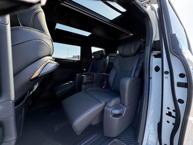 アルファード Ｚ　メーカーＯＰ：左右独立ムーンルーフ・カラーヘッドアップディスプレイ・左右ユニバーサルステップ・トヨタチームメイトアドバンストパーク・１４インチリアシートエンターテイメントシステム（ＪＢＬ／ＥＴＣ２．０（38枚目）