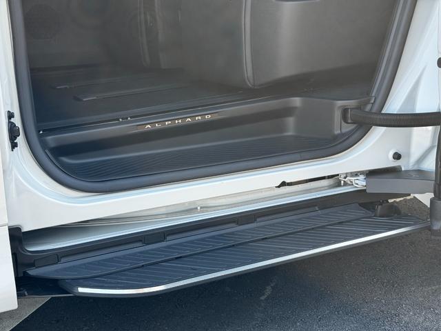 アルファード Ｚ　メーカーＯＰ：左右独立ムーンルーフ・カラーヘッドアップディスプレイ・左右ユニバーサルステップ・トヨタチームメイトアドバンストパーク・１４インチリアシートエンターテイメントシステム（ＪＢＬ／ＥＴＣ２．０（39枚目）