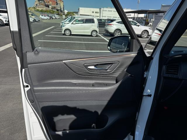 アルファード Ｚ　メーカーＯＰ：左右独立ムーンルーフ・カラーヘッドアップディスプレイ・左右ユニバーサルステップ・トヨタチームメイトアドバンストパーク・１４インチリアシートエンターテイメントシステム（ＪＢＬ／ＥＴＣ２．０（47枚目）