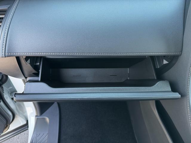 アルファード Ｚ　メーカーＯＰ：左右独立ムーンルーフ・カラーヘッドアップディスプレイ・左右ユニバーサルステップ・トヨタチームメイトアドバンストパーク・１４インチリアシートエンターテイメントシステム（ＪＢＬ／ＥＴＣ２．０（52枚目）