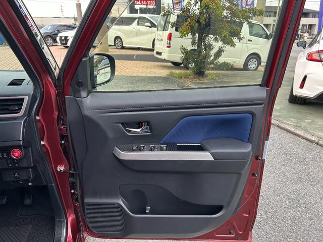 トール カスタムＧ　リミテッドＩＩ　ＳＡＩＩＩ　社外メモリーナビ（ＡＶＩＣ－ＲＱ９０３）（フルセグＴＶ・ＢＴ・ＣＤ・ＤＶＤ・ラジオ）／全周囲カメラ／クルーズコントロール／前席シートヒーター／オートエアコン／スマートキー（２個）／社外フリップダウン（9枚目）