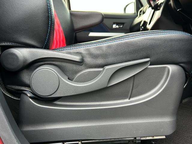 トール カスタムＧ　リミテッドＩＩ　ＳＡＩＩＩ　社外メモリーナビ（ＡＶＩＣ－ＲＱ９０３）（フルセグＴＶ・ＢＴ・ＣＤ・ＤＶＤ・ラジオ）／全周囲カメラ／クルーズコントロール／前席シートヒーター／オートエアコン／スマートキー（２個）／社外フリップダウン（13枚目）