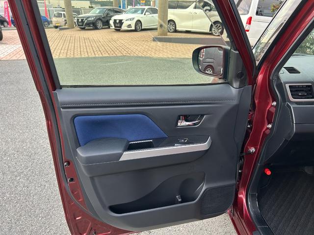 トール カスタムＧ　リミテッドＩＩ　ＳＡＩＩＩ　社外メモリーナビ（ＡＶＩＣ－ＲＱ９０３）（フルセグＴＶ・ＢＴ・ＣＤ・ＤＶＤ・ラジオ）／全周囲カメラ／クルーズコントロール／前席シートヒーター／オートエアコン／スマートキー（２個）／社外フリップダウン（39枚目）