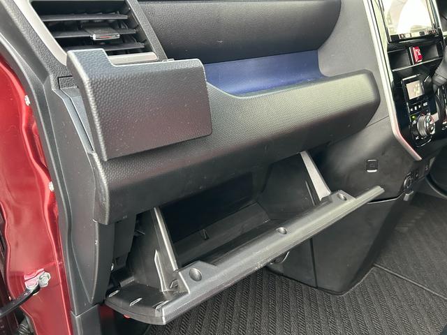 トール カスタムＧ　リミテッドＩＩ　ＳＡＩＩＩ　社外メモリーナビ（ＡＶＩＣ－ＲＱ９０３）（フルセグＴＶ・ＢＴ・ＣＤ・ＤＶＤ・ラジオ）／全周囲カメラ／クルーズコントロール／前席シートヒーター／オートエアコン／スマートキー（２個）／社外フリップダウン（44枚目）