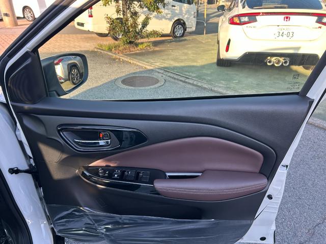 フロンクス ベースグレード　９インチ純正ナビ（ＢＴ・ラジオ・カープレイ）／電動パーキング／シートヒーター／全周囲モニターカメラ／クルーズコントロール／スズキセーフティーサポート／ワイヤレス充電／ヘッドアップディスプレイ（9枚目）