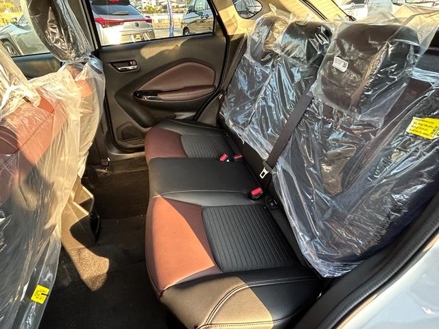 フロンクス ベースグレード　９インチ純正ナビ（ＢＴ・ラジオ・カープレイ）／電動パーキング／シートヒーター／全周囲モニターカメラ／クルーズコントロール／スズキセーフティーサポート／ワイヤレス充電／ヘッドアップディスプレイ（40枚目）