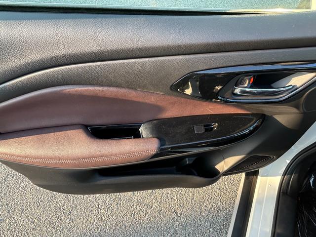 フロンクス ベースグレード　９インチ純正ナビ（ＢＴ・ラジオ・カープレイ）／電動パーキング／シートヒーター／全周囲モニターカメラ／クルーズコントロール／スズキセーフティーサポート／ワイヤレス充電／ヘッドアップディスプレイ（44枚目）