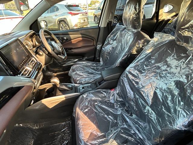 フロンクス ベースグレード　９インチ純正ナビ（ＢＴ・ラジオ・カープレイ）／電動パーキング／シートヒーター／全周囲モニターカメラ／クルーズコントロール／スズキセーフティーサポート／ワイヤレス充電／ヘッドアップディスプレイ（46枚目）