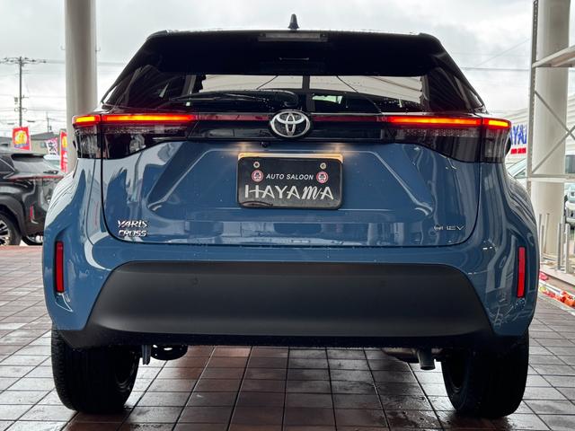 ヤリスクロス ハイブリッドＺ　８インチディスプレイオーディオ（フルセグＴＶ・Ａｐｐｌｅ　Ｃａｒｐｌａｙ・ナビ・Ｂｌｕｅｔｏｏｔｈ）パノラミックビューＭ／前席シートヒーター／ＥＴＣ２．０／ステアリングヒーター／オートハイビーム（6枚目）