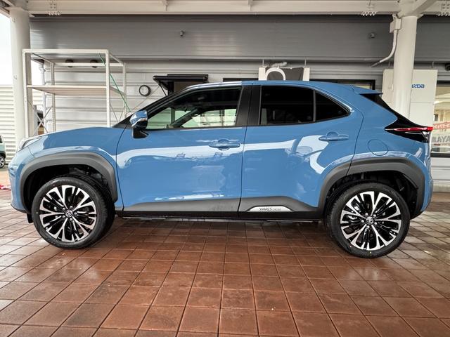 ヤリスクロス ハイブリッドＺ　８インチディスプレイオーディオ（フルセグＴＶ・Ａｐｐｌｅ　Ｃａｒｐｌａｙ・ナビ・Ｂｌｕｅｔｏｏｔｈ）パノラミックビューＭ／前席シートヒーター／ＥＴＣ２．０／ステアリングヒーター／オートハイビーム（8枚目）