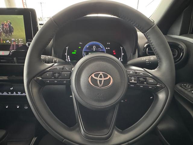 ヤリスクロス ハイブリッドＺ　８インチディスプレイオーディオ（フルセグＴＶ・Ａｐｐｌｅ　Ｃａｒｐｌａｙ・ナビ・Ｂｌｕｅｔｏｏｔｈ）パノラミックビューＭ／前席シートヒーター／ＥＴＣ２．０／ステアリングヒーター／オートハイビーム（9枚目）