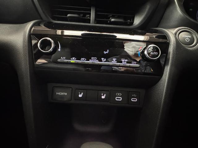 ヤリスクロス ハイブリッドＺ　８インチディスプレイオーディオ（フルセグＴＶ・Ａｐｐｌｅ　Ｃａｒｐｌａｙ・ナビ・Ｂｌｕｅｔｏｏｔｈ）パノラミックビューＭ／前席シートヒーター／ＥＴＣ２．０／ステアリングヒーター／オートハイビーム（15枚目）