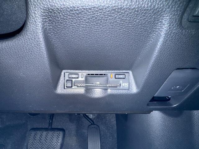 ヤリスクロス ハイブリッドＺ　８インチディスプレイオーディオ（フルセグＴＶ・Ａｐｐｌｅ　Ｃａｒｐｌａｙ・ナビ・Ｂｌｕｅｔｏｏｔｈ）パノラミックビューＭ／前席シートヒーター／ＥＴＣ２．０／ステアリングヒーター／オートハイビーム（22枚目）