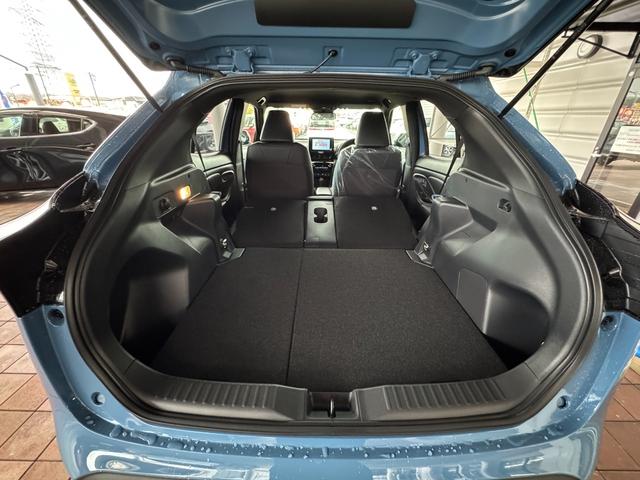 ヤリスクロス ハイブリッドＺ　８インチディスプレイオーディオ（フルセグＴＶ・Ａｐｐｌｅ　Ｃａｒｐｌａｙ・ナビ・Ｂｌｕｅｔｏｏｔｈ）パノラミックビューＭ／前席シートヒーター／ＥＴＣ２．０／ステアリングヒーター／オートハイビーム（30枚目）