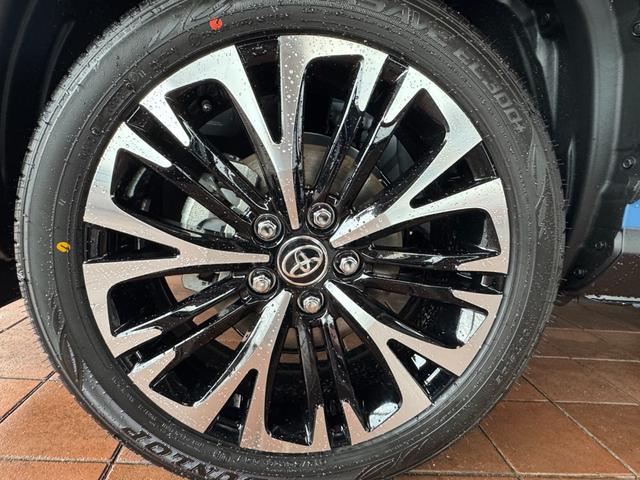 ヤリスクロス ハイブリッドＺ　８インチディスプレイオーディオ（フルセグＴＶ・Ａｐｐｌｅ　Ｃａｒｐｌａｙ・ナビ・Ｂｌｕｅｔｏｏｔｈ）パノラミックビューＭ／前席シートヒーター／ＥＴＣ２．０／ステアリングヒーター／オートハイビーム（36枚目）