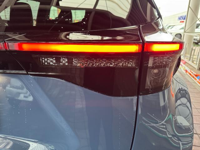 ヤリスクロス ハイブリッドＺ　８インチディスプレイオーディオ（フルセグＴＶ・Ａｐｐｌｅ　Ｃａｒｐｌａｙ・ナビ・Ｂｌｕｅｔｏｏｔｈ）パノラミックビューＭ／前席シートヒーター／ＥＴＣ２．０／ステアリングヒーター／オートハイビーム（42枚目）