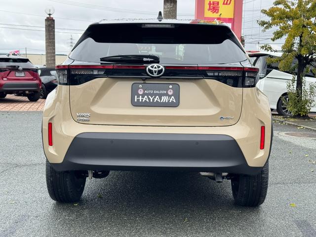 ヤリスクロス ハイブリッドＺ　メーカーＯＰ（特別色）／パノラミックビューＭ／前席シートヒーター／ＥＴＣ２．０／／８インチディスプレイオーディオ（Ａｐｐｌｅｃａｒｐｌａｙ／フルセグＴＶ／ＢＴ／ラジオ）／ＬＥＤヘッドライト（6枚目）