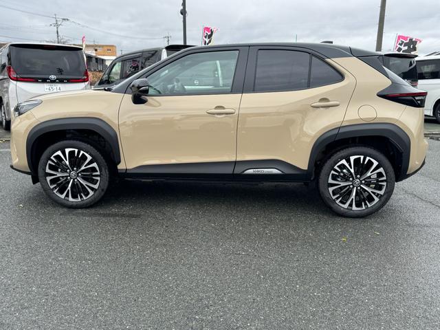 ヤリスクロス ハイブリッドＺ　メーカーＯＰ（特別色）／パノラミックビューＭ／前席シートヒーター／ＥＴＣ２．０／／８インチディスプレイオーディオ（Ａｐｐｌｅｃａｒｐｌａｙ／フルセグＴＶ／ＢＴ／ラジオ）／ＬＥＤヘッドライト（8枚目）