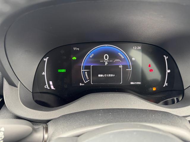 ヤリスクロス ハイブリッドＺ　メーカーＯＰ（特別色）／パノラミックビューＭ／前席シートヒーター／ＥＴＣ２．０／／８インチディスプレイオーディオ（Ａｐｐｌｅｃａｒｐｌａｙ／フルセグＴＶ／ＢＴ／ラジオ）／ＬＥＤヘッドライト（17枚目）